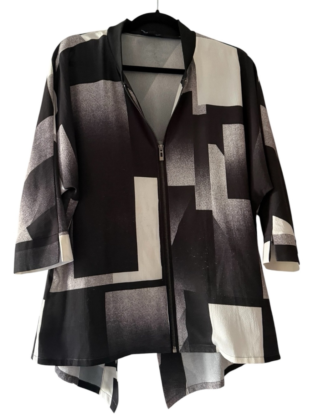NWOT - Tribal (Boutique Purchase) Geometric Black & White Zip Blouse